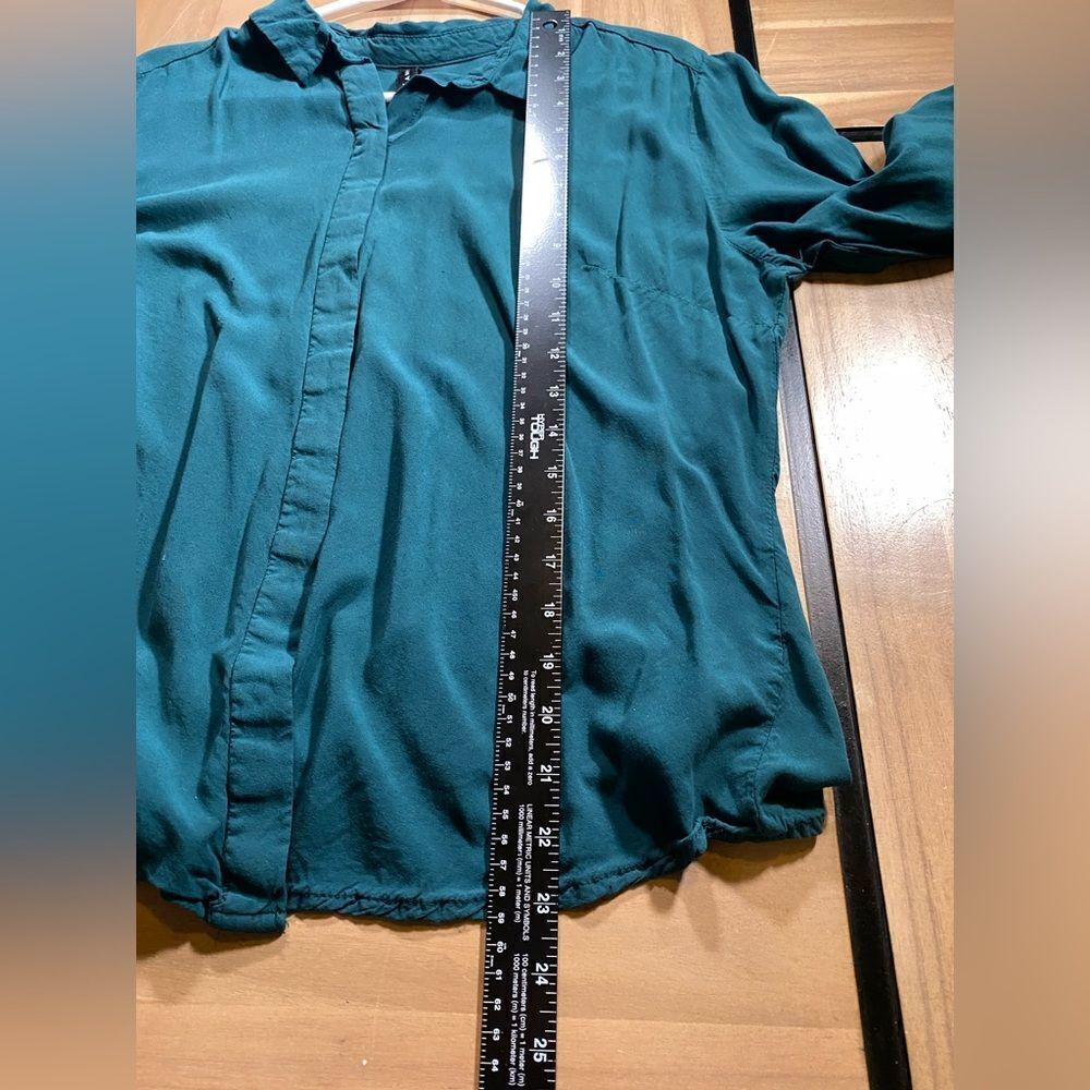 Blue button down high low blouse‎ - Picture 2 of 6